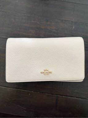 Coach Clutch / Crossbody Cream Pebbled Leather with Gold Logo